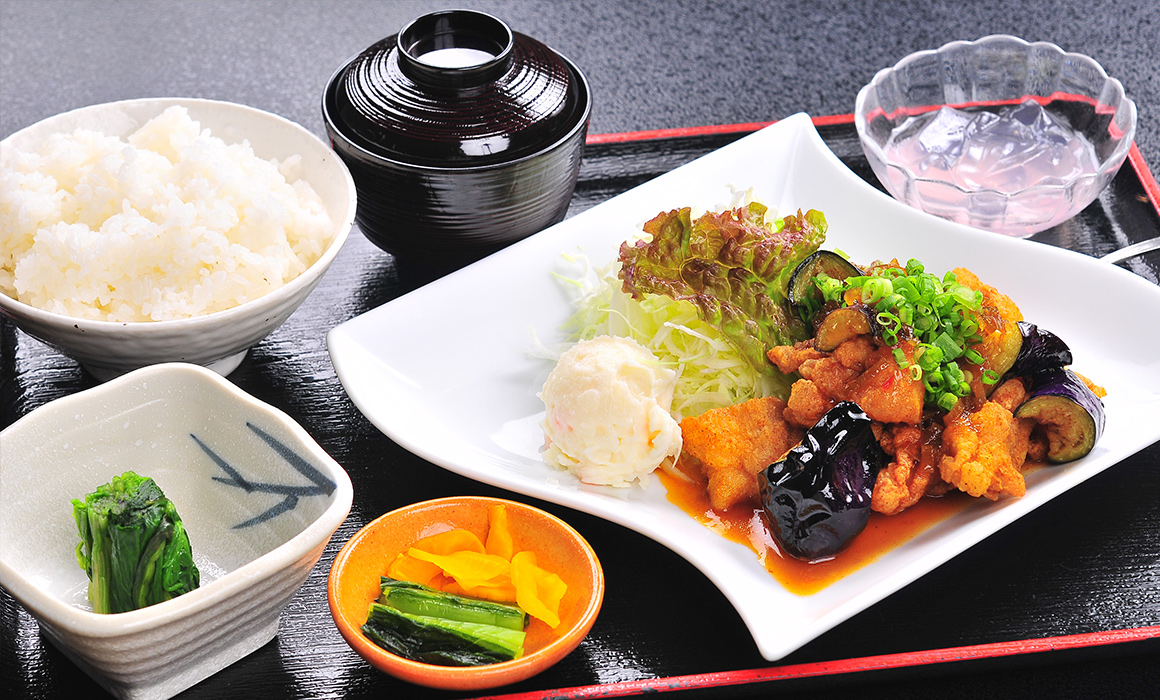 なすと鶏竜田香味ソース定食